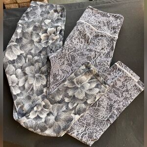 Athleta Black and Gray Floral Leggings 2 Pairs Small